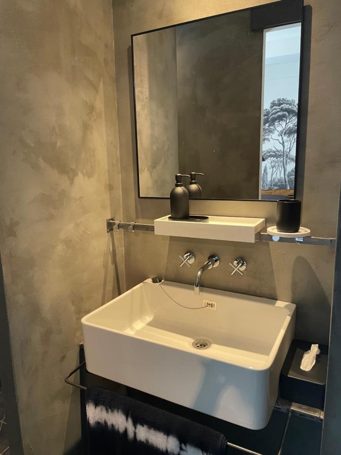 Madame Les Vans - Chambre D'Hotes - Charme Et Design Bed & Breakfast Bagian luar foto