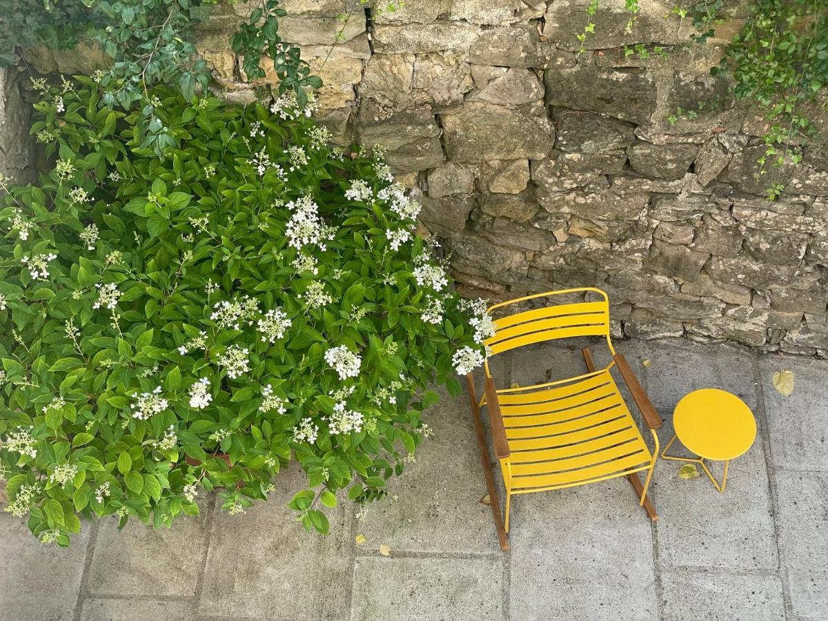 Madame Les Vans - Chambre D'Hotes - Charme Et Design Bed & Breakfast Bagian luar foto