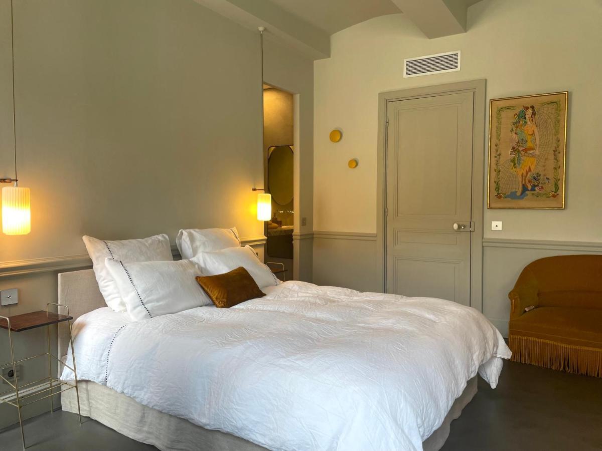 Madame Les Vans - Chambre D'Hotes - Charme Et Design Bed & Breakfast Bagian luar foto