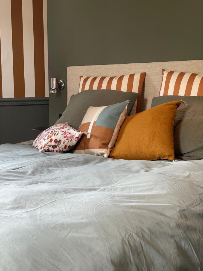 Madame Les Vans - Chambre D'Hotes - Charme Et Design Bed & Breakfast Bagian luar foto